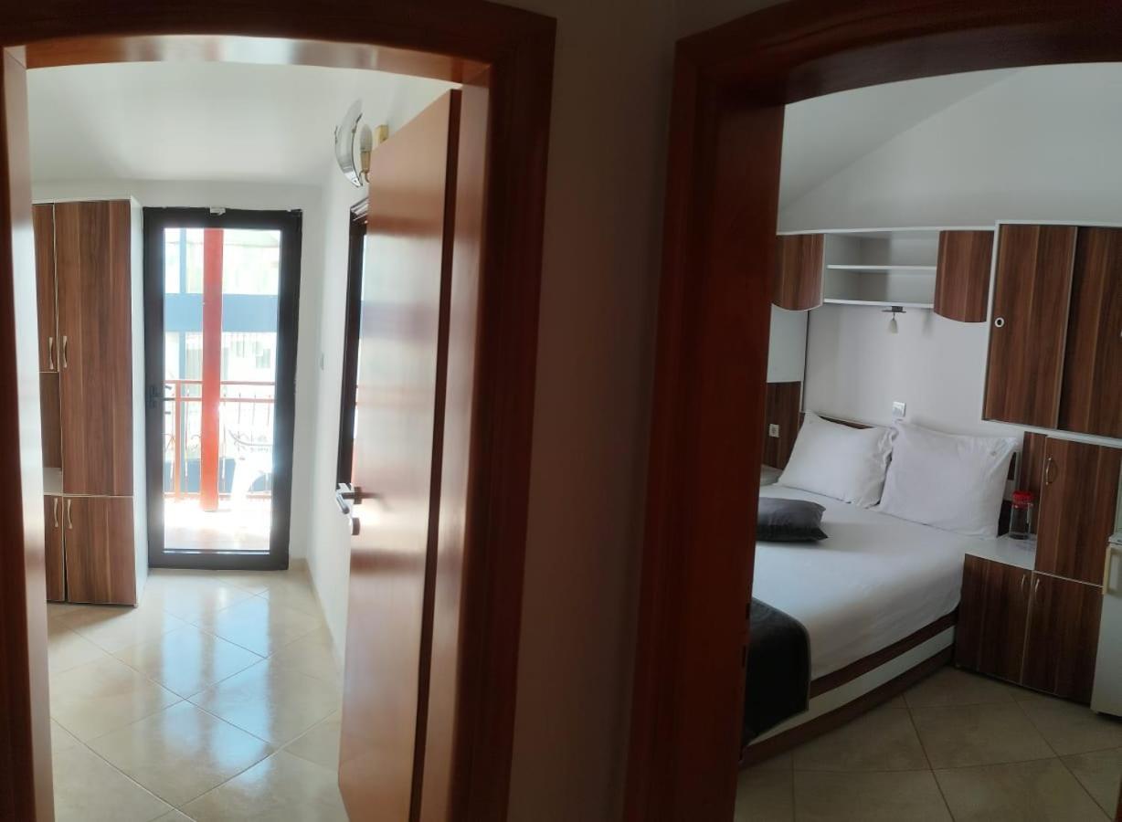 Villa Dvor Kornic Budva Eksteriør bilde