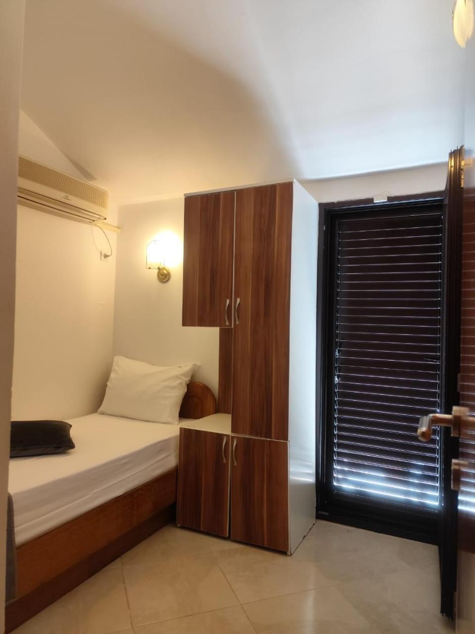 Villa Dvor Kornic Budva Eksteriør bilde
